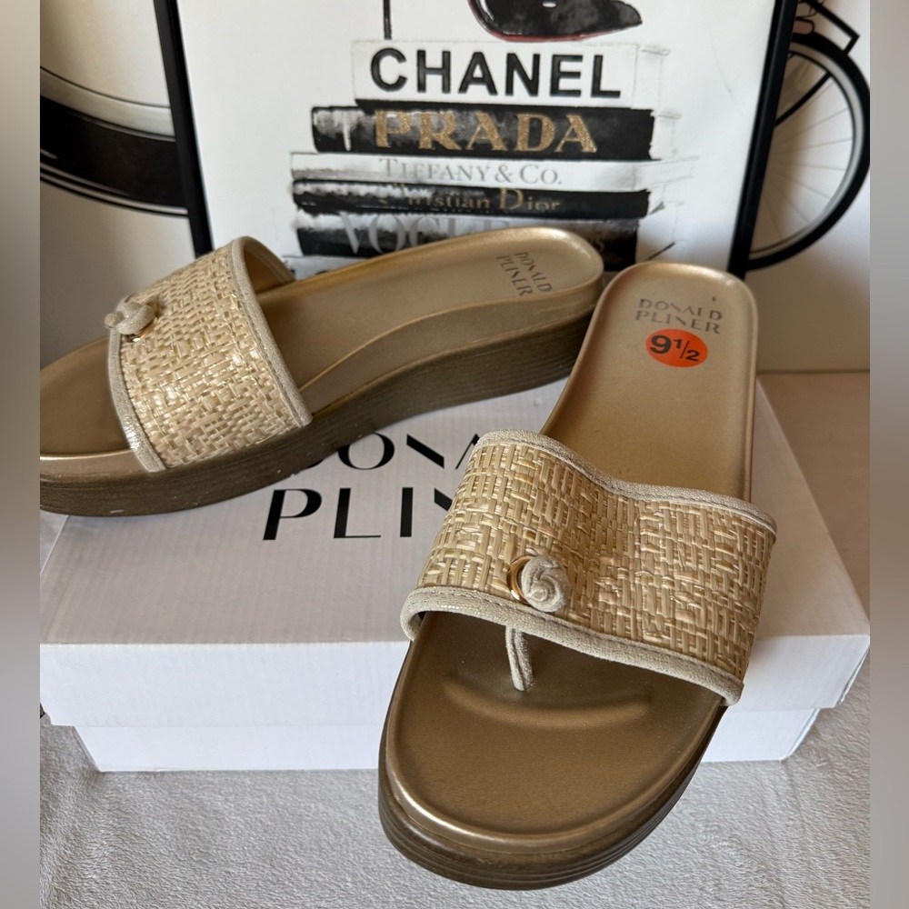Donald Pliner Farrah Women's Wedge Sandals New - Picture 7 of 16